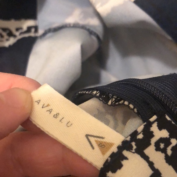 Stunning navy and cream plaid full skirt. - Picture 3 of 3